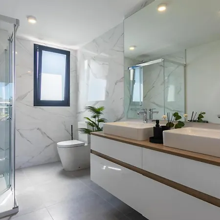 The Golden Oasis Penthouse Daire