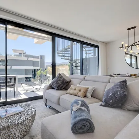 The Golden Oasis Penthouse Daire *
