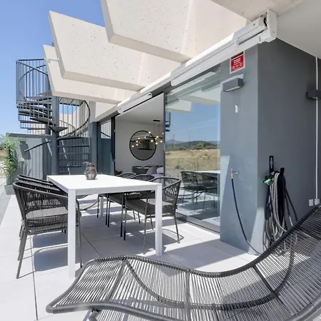 The Golden Oasis Penthouse Daire *