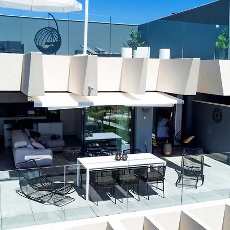Daire The Golden Oasis Penthouse *